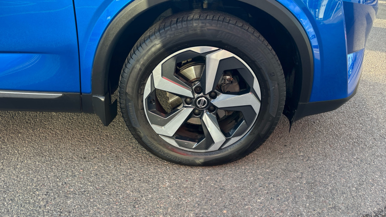 Nissan Qashqai 1.3 DiG-T MH 158 Premiere Edition 5dr Xtronic Petrol Hatchback